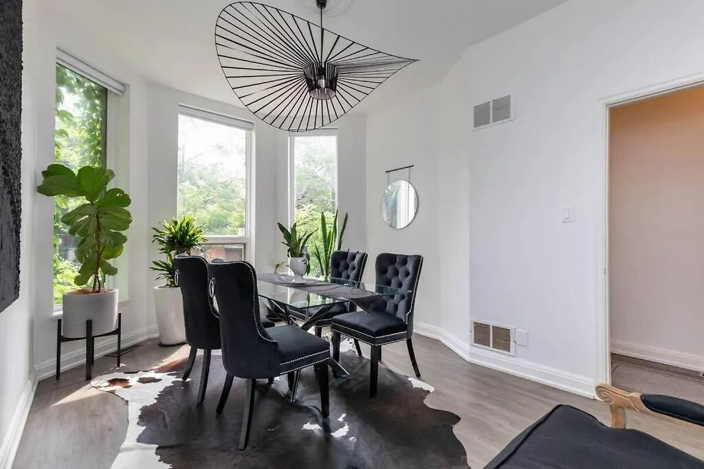 Holiday home Grand 3 Bedroom Toronto Victorian Entire Home