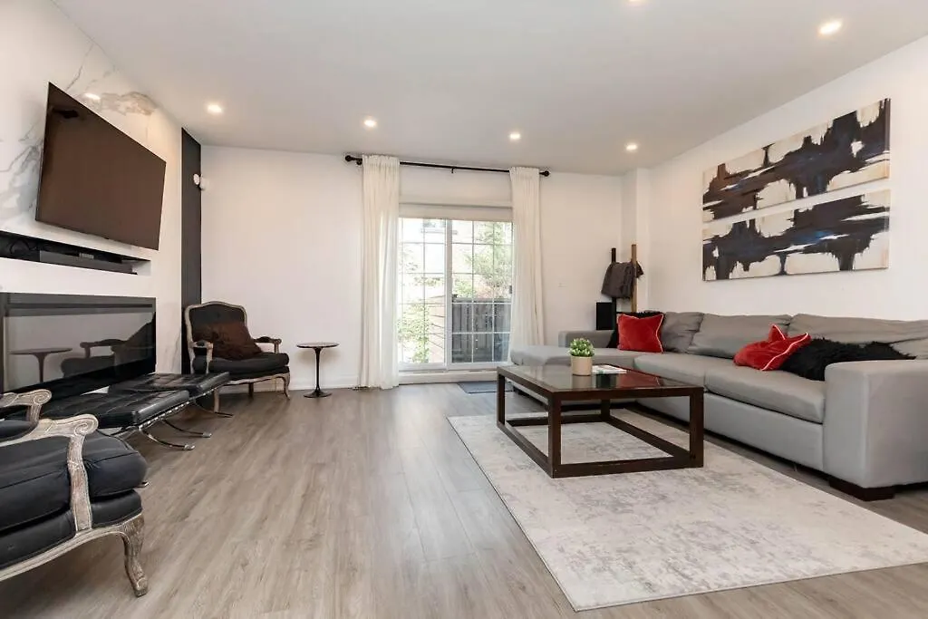 Grand 3 Bedroom Toronto Victorian Entire Home Canada